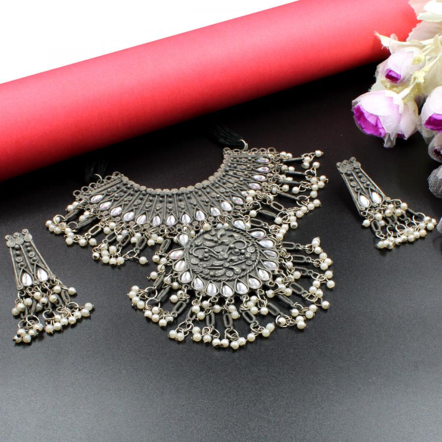 Orlenna Black Metal Necklace Set