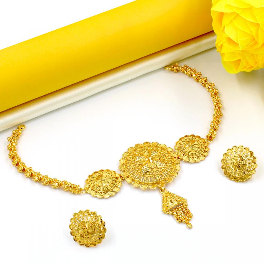 Orlenna's Lustrous Gold Plated Choker