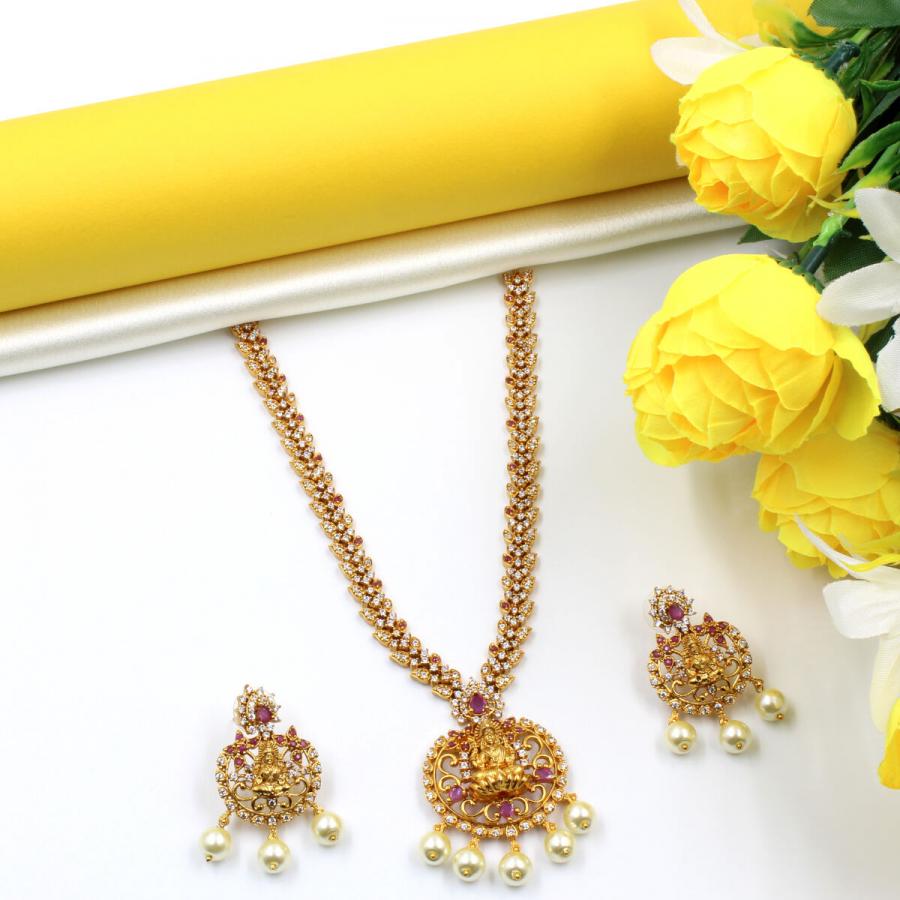 Glittering Temple American Diamond & Pearl Necklace Set Short