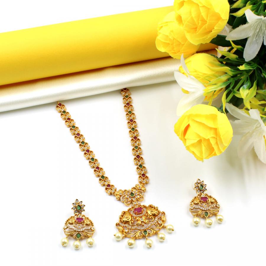 Eye Catching Temple Short Necklace Set American Diamond & Pearl