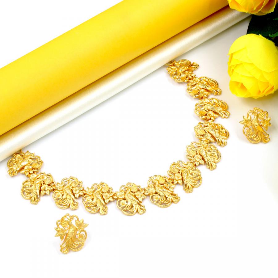 Cleverly Crafted Gold Plated Necklace Set