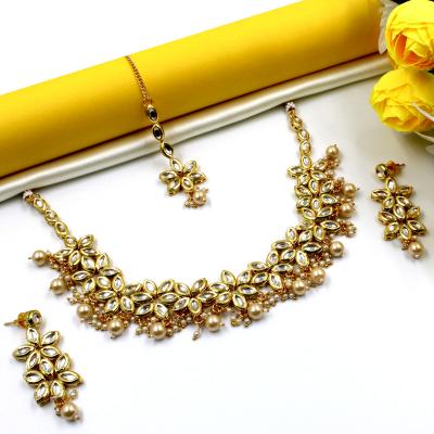 Glittering Kundan & Pearl Choker