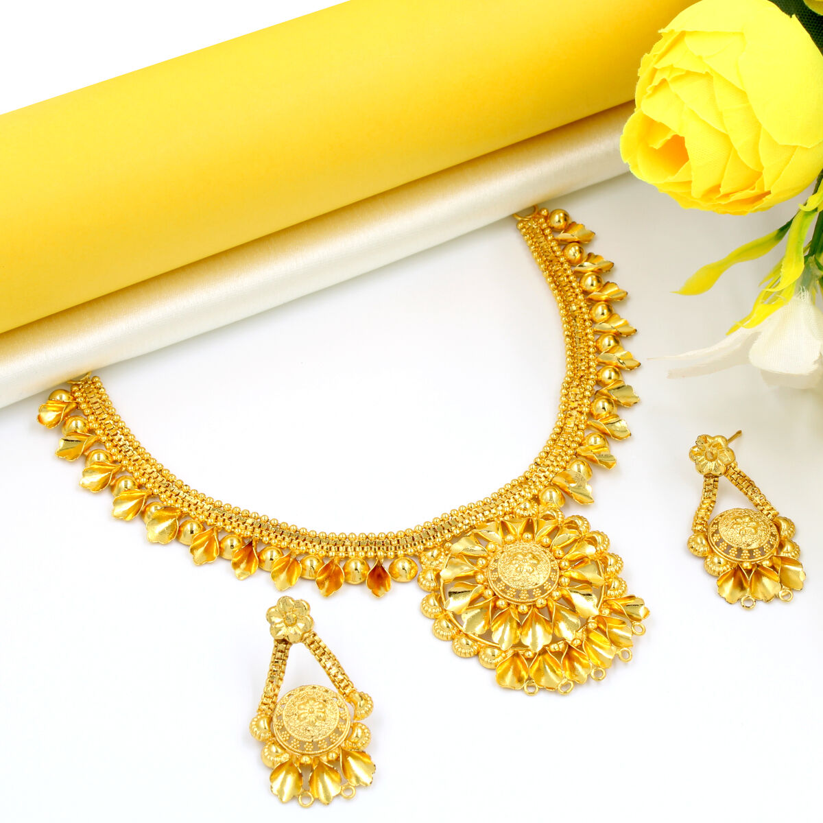 Cleverly Crafted Gold Plated Necklace Set Short